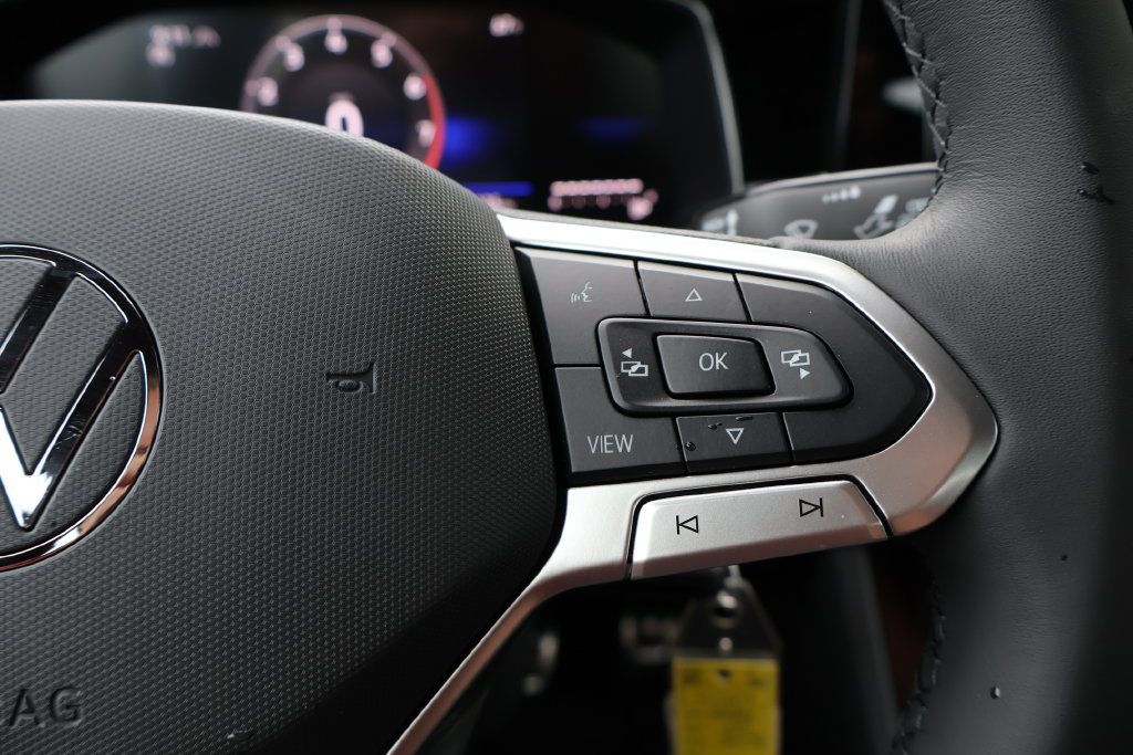 Used 2026 Volkswagen Jetta Sport FWD image 28