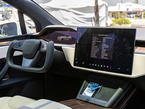 Used 2022 Tesla Model X AWD/4WD image 38
