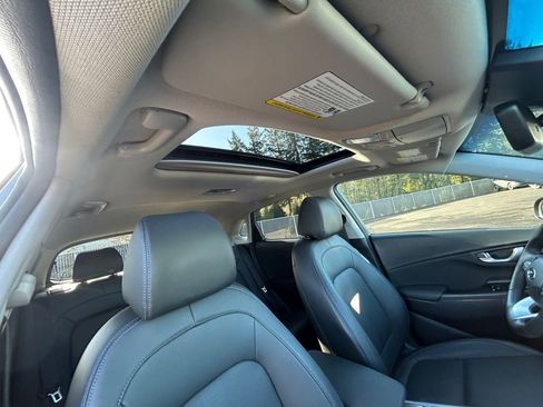 Used 2023 Hyundai Kona Limited image 27