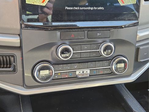 Used 2022 Ford Expedition Max XLT image 28