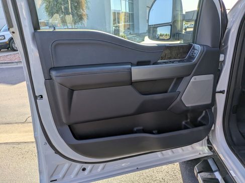 Certified 2025 Ford F250 Lariat AWD/4WD image 14