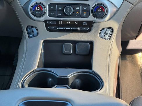 Used 2016 GMC Yukon SLT w/ HD Trailering Package image 15