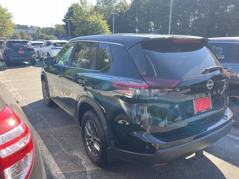 Used 2026 Nissan Rogue S FWD image 2