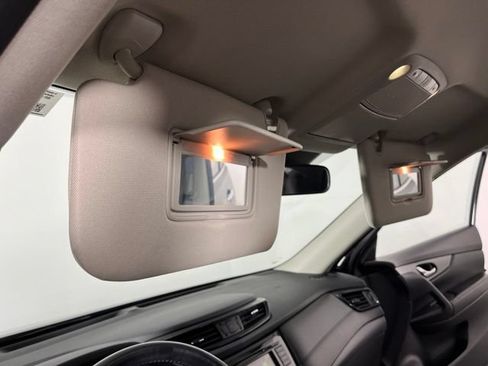 Used 2019 Nissan Rogue SV w/ Premium Package FWD image 36