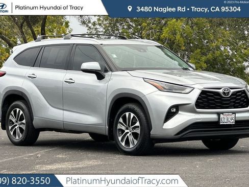 Used 2022 Toyota Highlander XLE image 1