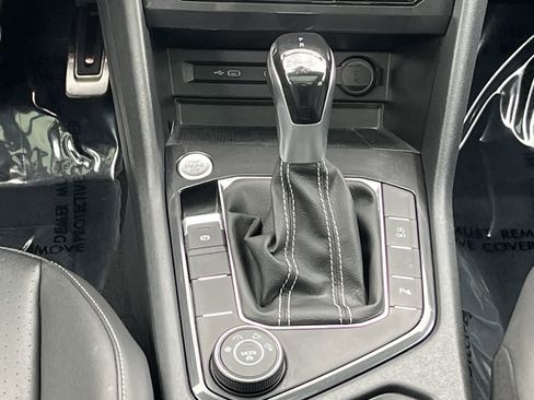 Used 2022 Volkswagen Tiguan SE R-Line image 22