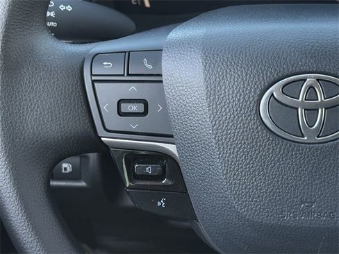 Used 2025 Toyota Camry LE image 14