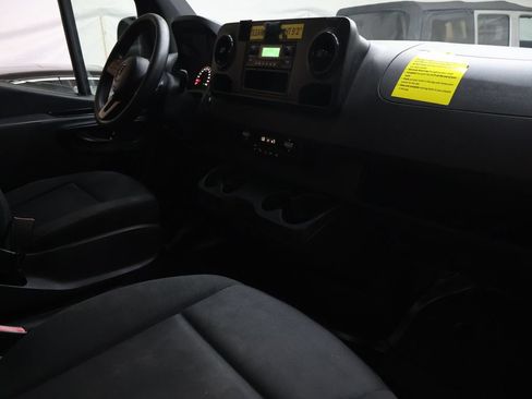 Used 2019 Mercedes-Benz Sprinter 144 image 10