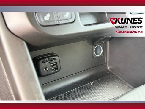 Used 2022 GMC Canyon AT4 AWD/4WD image 32