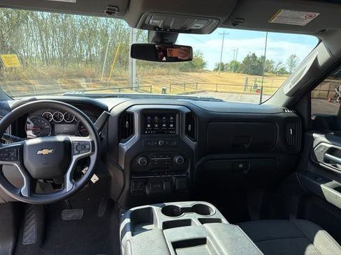 Used 2023 Chevrolet Silverado 2500 Custom w/ Custom Value Package AWD/4WD image 15