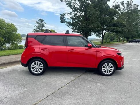 Used 2024 Kia Soul LX FWD image 8