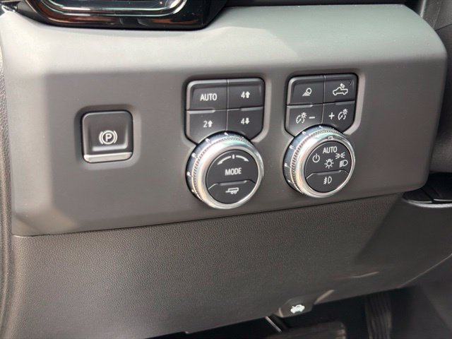 Used 2022 GMC Sierra 1500 AT4 w/ AT4 Preferred Package AWD/4WD image 24