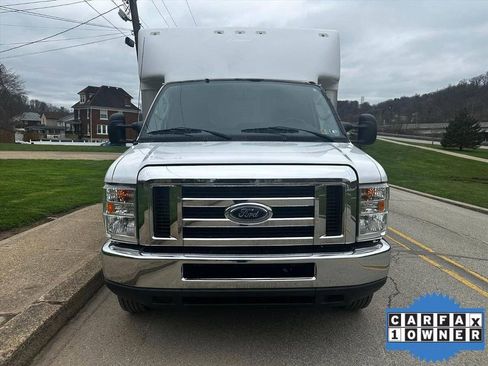 Used 2017 Ford E-450 and Econoline 450 Super Duty w/ Power Windows & Locks Group image 2