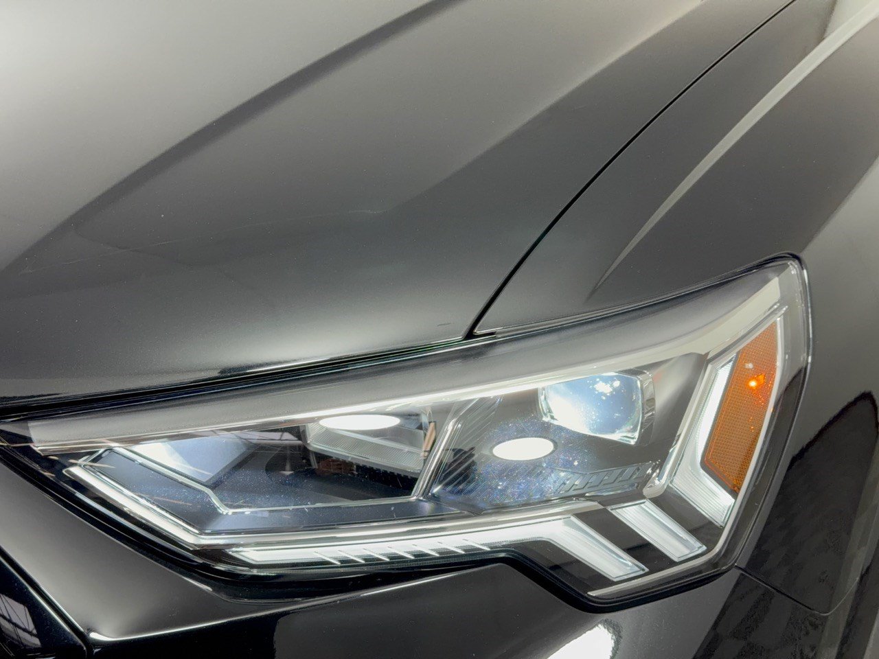 Certified 2025 Audi Q3 2.0T Premium Plus w/ Premium Plus Package AWD/4WD image 12