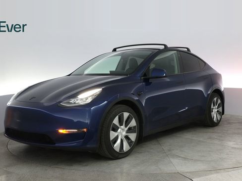 Used 2022 Tesla Model Y Long Range image 2