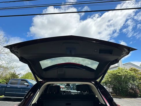 Used 2017 Cadillac XT5 Luxury w/ Driver Awareness Package AWD/4WD image 33
