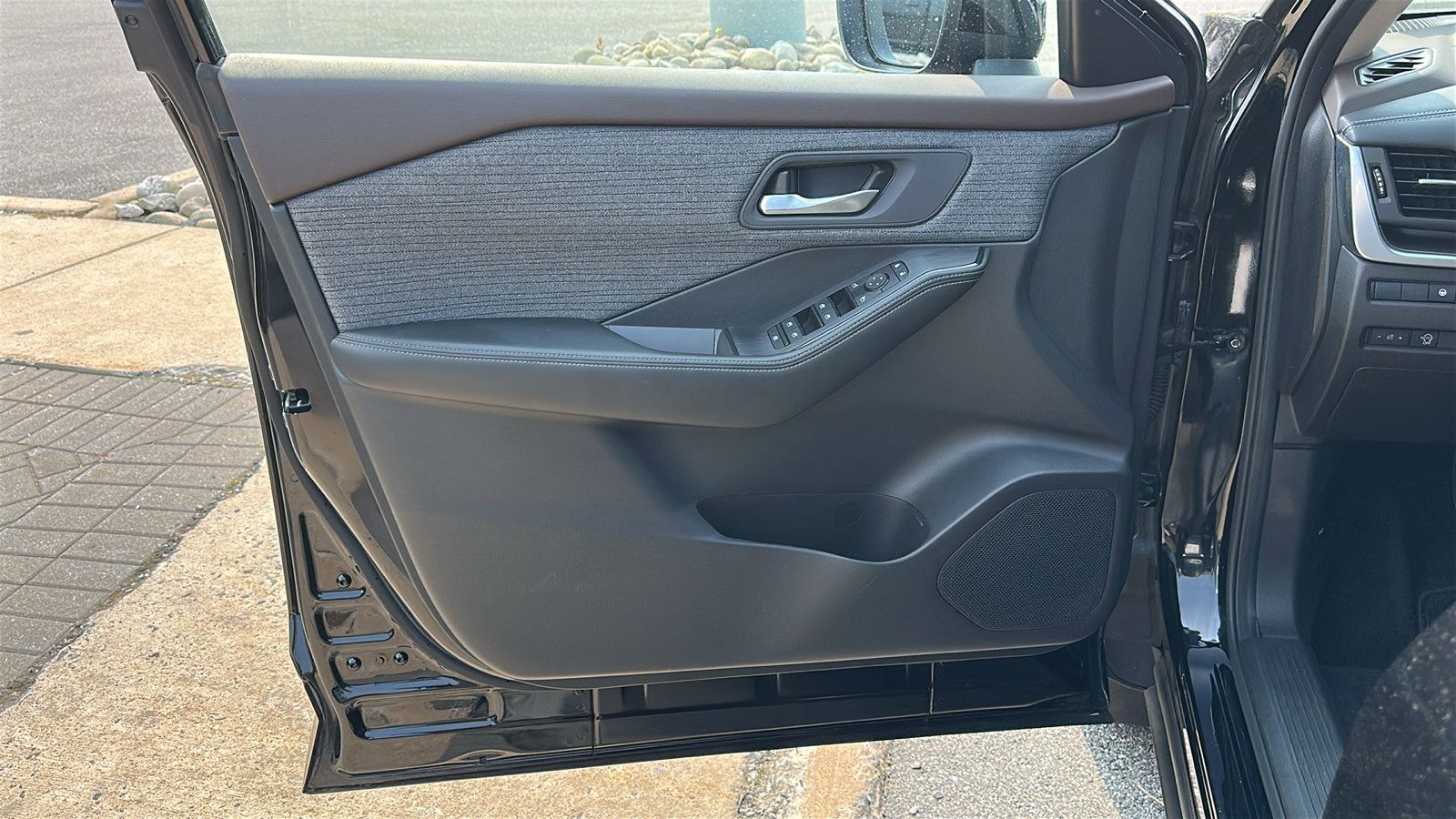 Certified 2023 Nissan Rogue SV AWD/4WD image 12