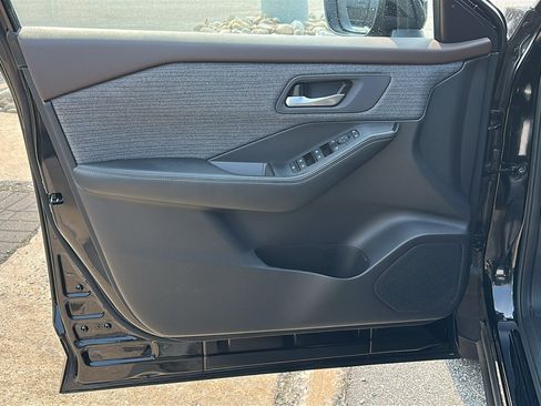 Certified 2023 Nissan Rogue SV AWD/4WD image 12
