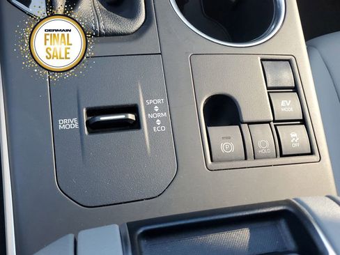 Certified 2024 Toyota Highlander XLE image 27