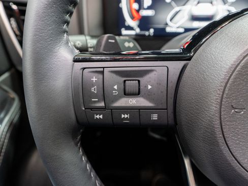 Used 2024 Nissan Rogue SL image 28