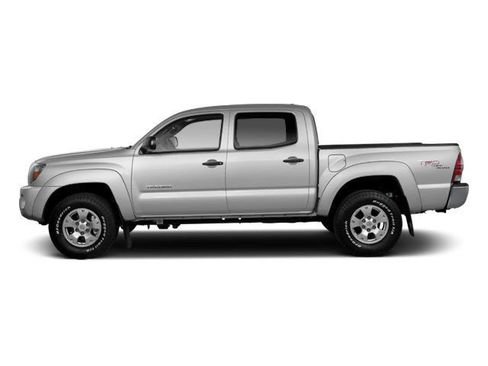 Used 2010 Toyota Tacoma PreRunner RWD image 3