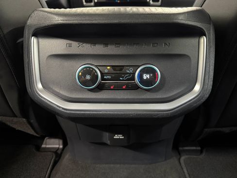 Used 2025 Ford Expedition Max Platinum AWD/4WD image 20