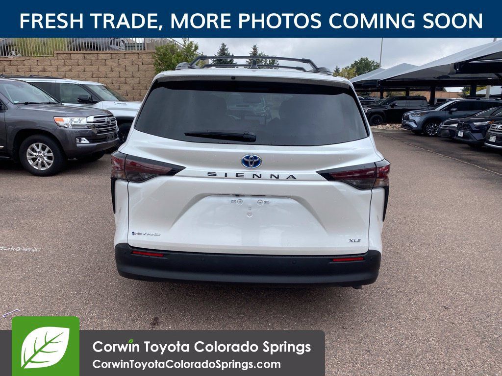 Used 2025 Toyota Sienna XLE w/ XLE Plus Package AWD/4WD image 6