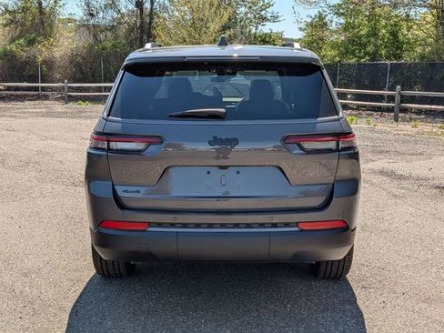 New 2026 Jeep Grand Cherokee L Limited w/ Limited Altitude Package AWD/4WD image 4