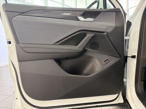 New 2026 Volkswagen Tiguan SE FWD image 25