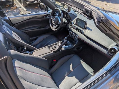 Used 2017 MAZDA MX-5 Miata RF Grand Touring image 22