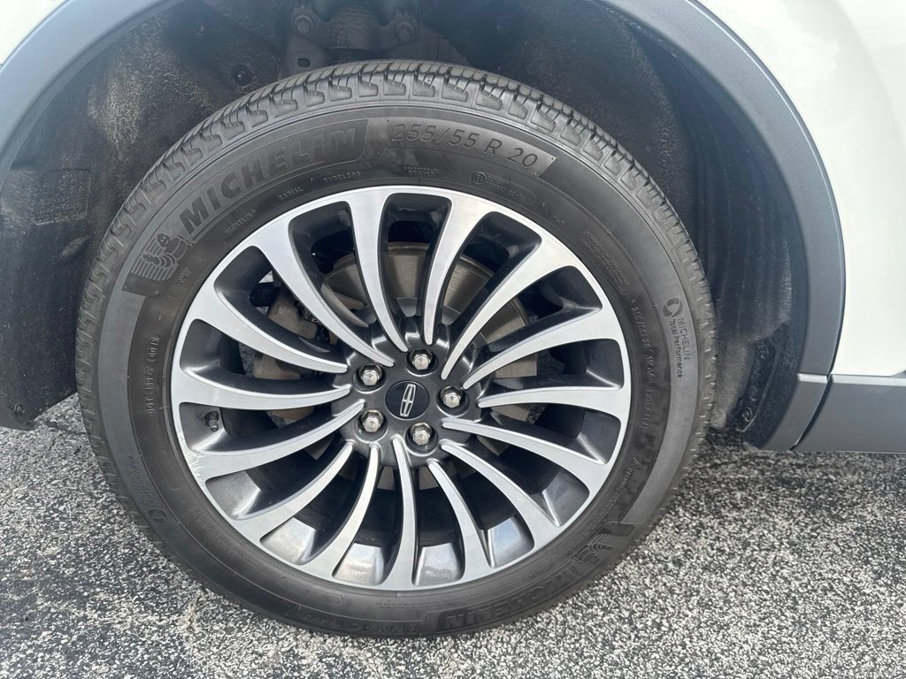 Used 2023 Lincoln Aviator AWD w/ Premium Package image 43