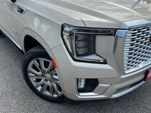 Used 2021 GMC Yukon XL Denali w/ Denali Ultimate Package AWD/4WD image 2