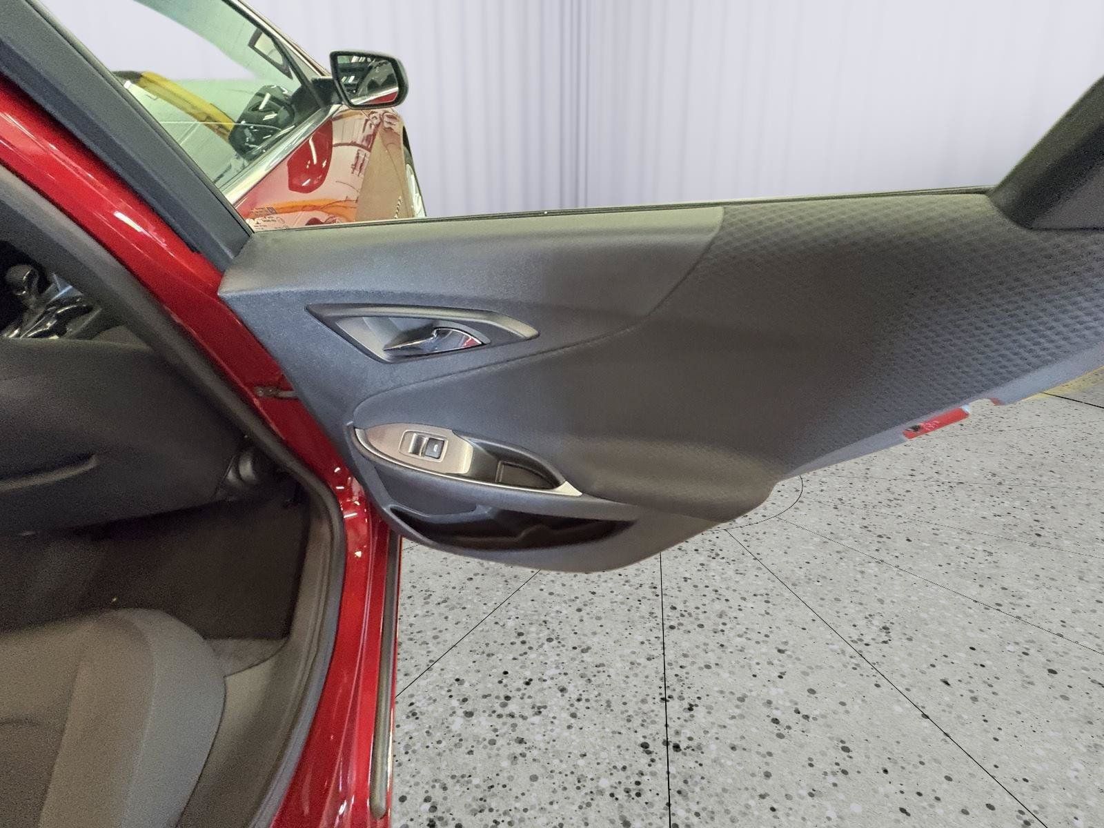 Used 2025 Chevrolet Malibu LT FWD image 17