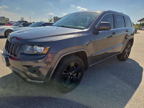 Used 2015 Jeep Grand Cherokee Altitude AWD/4WD image 3
