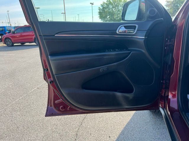 Certified 2019 Jeep Grand Cherokee Limited w/ Trailer Tow Group IV AWD/4WD image 10