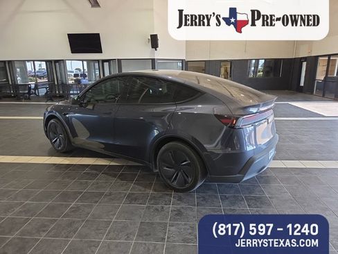 Used 2026 Tesla Model Y AWD image 6