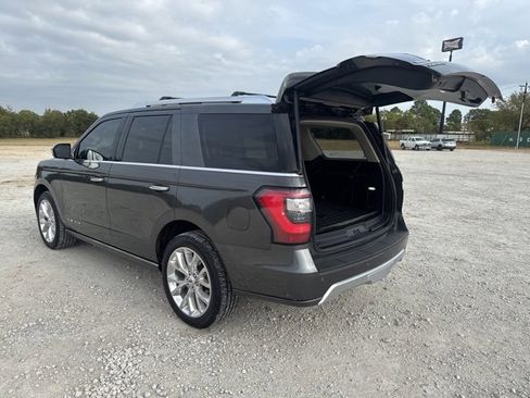Used 2019 Ford Expedition Platinum image 4