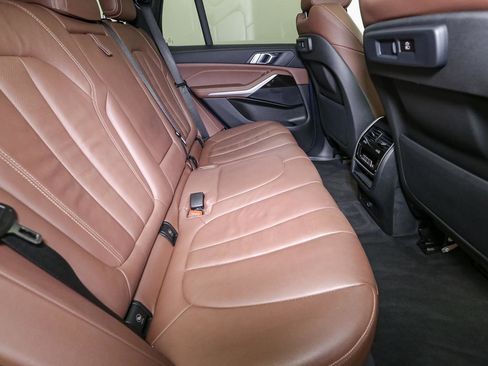 Used 2021 BMW X5 xDrive40i w/ M Sport Package image 24