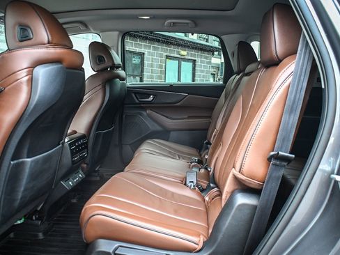 Used 2023 Acura MDX SH-AWD w/ Advance Package image 13