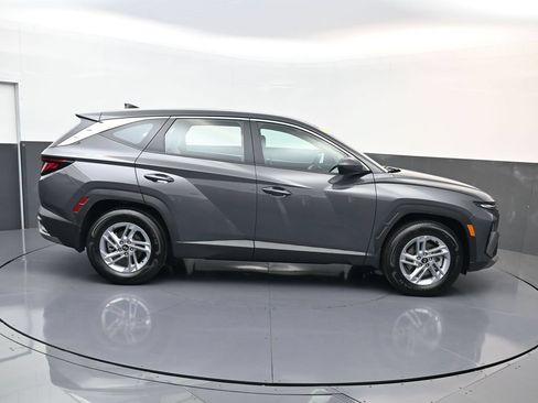 Used 2026 Hyundai Tucson SE FWD image 3