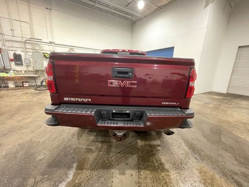 Used 2015 GMC Sierra 2500 Denali image 5