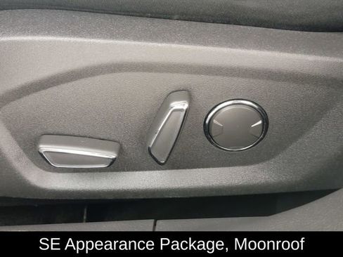 Used 2016 Ford Fusion SE FWD image 14
