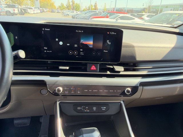 Certified 2026 Kia Carnival FWD image 17