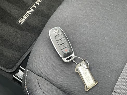 Used 2025 Nissan Sentra SV image 21