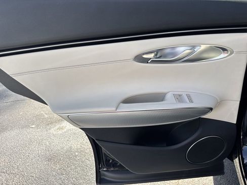 Used 2025 Genesis GV70 2.5T w/ Select Package image 21