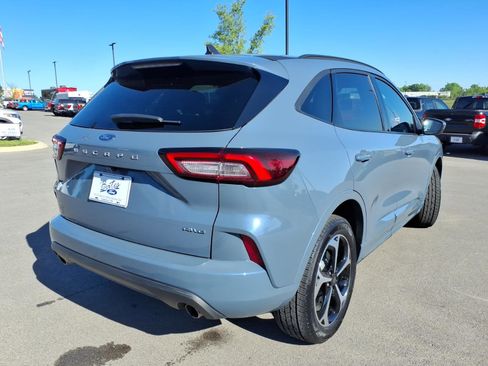 Certified 2023 Ford Escape ST-Line Select AWD/4WD image 3
