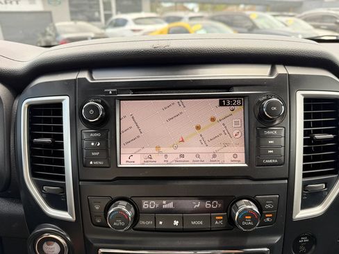 Used 2019 Nissan Titan SV w/ SV Convenience Package AWD/4WD image 34