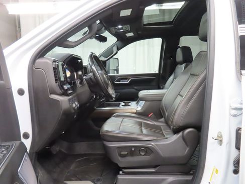 Used 2024 Chevrolet Silverado 2500 High Country w/ High Country Premium Package AWD/4WD image 12