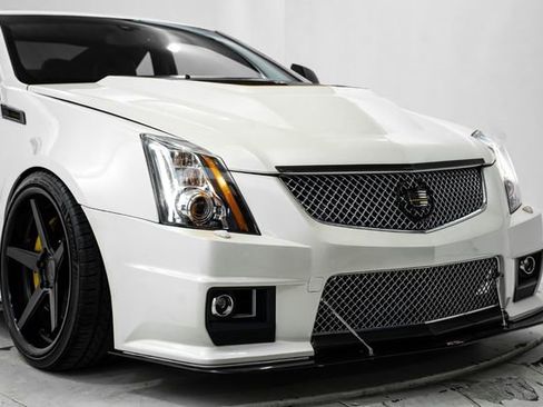 Used 2014 Cadillac CTS V RWD image 15