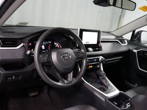 Used 2025 Toyota RAV4 XLE image 7